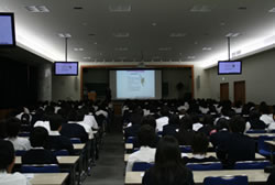 3期生が駿台甲府高校普通科1年生に対して思春期講演会を行いました